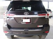 Cần bán lại xe Toyota Fortuner 2.4G 4x2 MT sản xuất 2018, màu nâu, xe nhập