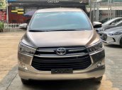 Bán Toyota Innova E 2.0MT số sàn 2019, màu nâu vàng