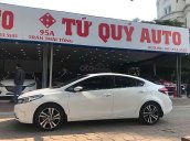 Bán xe Kia Cerato sản xuất năm 2017, màu trắng xe còn mới nguyên