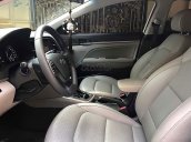 Cần bán xe Hyundai Elantra 1.6 AT năm 2016, màu trắng, giá 570tr
