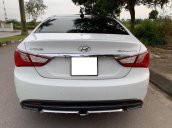 Cần bán gấp Hyundai Sonata sản xuất năm 2010, màu trắng, số tự động