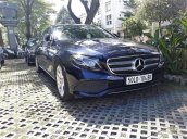 Cần bán Mercedes E250 sản xuất 2017, màu xanh lam