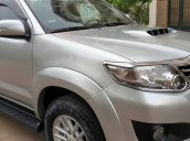 Cần bán gấp Toyota Fortuner G 2.5 MT năm 2014, màu bạc số sàn