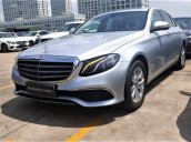 Bán xe Mercedes E200 sản xuất 2017, màu bạc còn rất mới