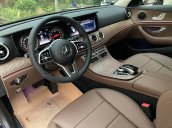 Bán Mercedes E200 đời 2019, màu xanh Cavansite như mới