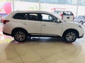 Cần bán Mitsubishi Outlander 2.0 CVT sản xuất 2019, giảm giá sâu, giao nhanh