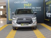 Bán xe Toyota Innova 2.0E năm 2016, màu bạc