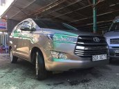 Bán Toyota Innova 2.0E MT năm 2016, màu xám xe gia đình