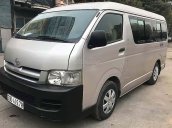 Cần bán lại xe Toyota Hiace năm sản xuất 2005, màu hồng, 215 triệu, xe máy chạy êm