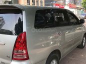 Cần bán xe Toyota Innova sản xuất 2007, màu bạc xe còn mới lắm