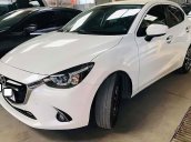 Cần bán xe Mazda 2 đời 2016, màu trắng số tự động