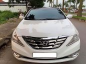 Bán Hyundai Sonata sản xuất năm 2010, màu trắng số tự động