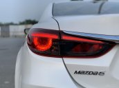 Cần bán xe Mazda 6 2.0 Premium đời 2019, màu trắng