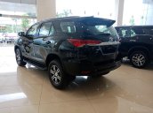 Bán Toyota Fortuner 2.4G MT 2019 xe giao ngay, ưu đãi sốc: Giảm tiền mặt + BHVC + PK chính hãng, LH 0901260368