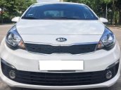 Cần bán lại xe Kia Rio đời 2017, màu trắng, số sàn, giá 386tr