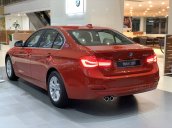 Cần bán BMW 3 Series: 320i sản xuất 2019, màu đỏ, xe nhập