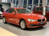 Cần bán BMW 3 Series: 320i sản xuất 2019, màu đỏ, xe nhập