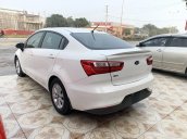 Cần bán Kia Rio năm 2016, màu trắng, nhập khẩu