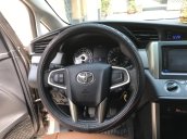 Cần bán Toyota Innova E sản xuất năm 2018, màu xám (ghi)