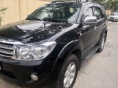 Bán xe nhà Toyota Fortuner 2009, màu đen, máy xăng