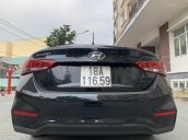 Cần bán xe Hyundai Accent bản 1.4AT, sản xuất 2018, màu đen xe gia đình giá chỉ 490 triệu đồng