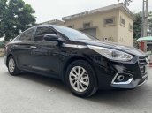 Cần bán xe Hyundai Accent bản 1.4AT, sản xuất 2018, màu đen xe gia đình giá chỉ 490 triệu đồng