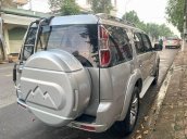 Bán xe nhanh - Giá siêu rẻ, Chiếc Ford Everest 2.5 MT năm 2011, màu bạc