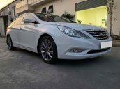 Cần bán gấp Hyundai Sonata đời 2011, màu trắng, nhập khẩu số tự động, giá chỉ 483 triệu