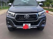 Cần bán lại xe Toyota Hilux 2.8 AT đời 2019, màu xám, xe nhập số tự động, giá 825tr