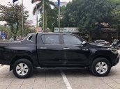 Cần bán Toyota Hilux 3.0AT 2016, màu đen, nhập khẩu