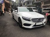 Chính chủ bán ô tô Mercedes C300 AMG đời 2016, màu trắng, nội thất đỏ, full options, giá tốt