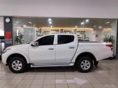 Cần bán Mitsubishi Triton 4x2 MT đời 2019, màu trắng, nhập khẩu nguyên chiếc