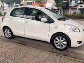 Bán xe Toyota Yaris sản xuất năm 2010, màu trắng, nhập khẩu nguyên chiếc chính chủ, giá tốt