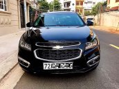 Cần bán gấp Chevrolet Cruze LT sản xuất năm 2015, màu đen xe gia đình