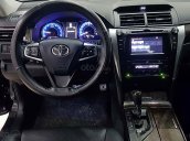 Bán Toyota Camry đời 2016, màu đen xe gia đình, 910 triệu