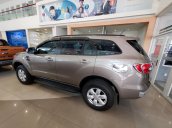 Ford Everest Ambient 2.0L AT/MT 2018, xả hàng 100 triệu mỗi xe