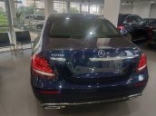 Bán Mercedes E200 2019, màu xanh lam mới 99%