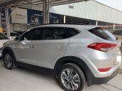 Bán Hyundai Tucson 2.0AT năm 2017 xe gia đình