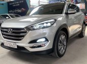 Cần bán gấp Hyundai Tucson 2.0AT đời 2017, màu bạc như mới, giá tốt