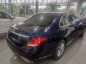 Bán Mercedes E200 2019, màu xanh lam mới 99%