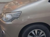 Cần bán gấp Toyota Innova E sản xuất năm 2015 xe gia đình