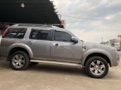 Bán ô tô Ford Everest 2010, màu bạc xe gia đình