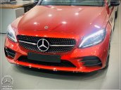 Bán chiếc xe hạng sang Mercedes-Benz C class C300 AMG, đời 2020, màu đỏ, giá cạnh tranh