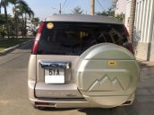 Cần bán xe Ford Everest 2.5L 4x2 AT đời 2013, màu hồng số tự động giá cạnh tranh