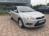 Cần bán xe Ford Focus sản xuất 2011, màu bạc