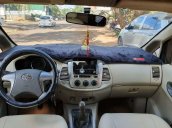 Cần bán gấp Toyota Innova sản xuất năm 2015, màu bạc