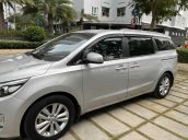 Cần bán lại xe Kia Sedona đời 2017, màu bạc chính chủ 