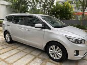 Cần bán lại xe Kia Sedona đời 2017, màu bạc chính chủ 