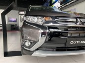 Cần bán Mitsubishi Outlander sản xuất năm 2019, màu nâu