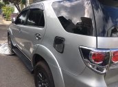 Cần bán lại xe Toyota Fortuner V 4x2AT 2016, màu bạc